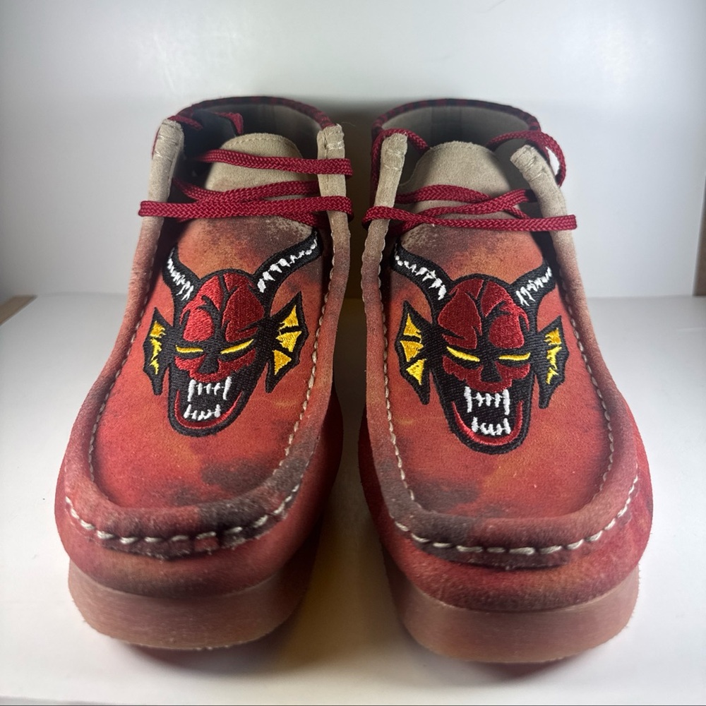 Clarks Wallabee Evo Stranger Things Shoes Men’s Size 10 Rare